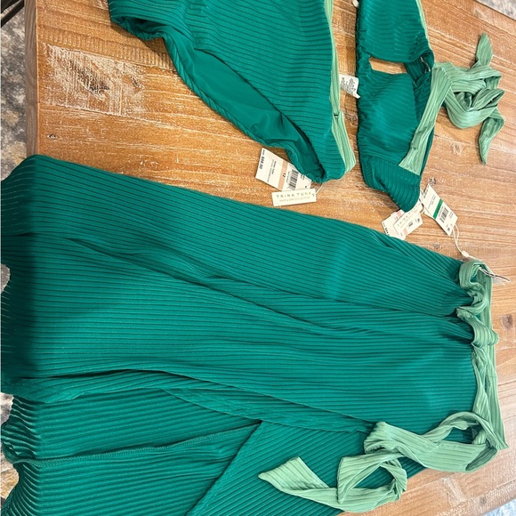 Brand New Trina Turk Bikini and Cover Up Set - Picture 3 of 5